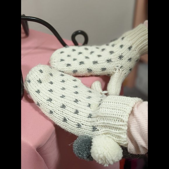 aerie Accessories - Aerie Cream with Grey Hearts Hybrid Mitten Size OS